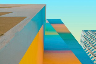 多彩几何建筑外观