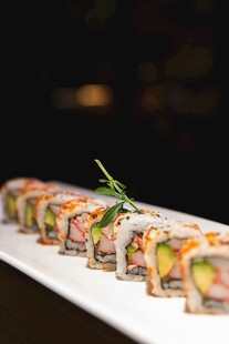 精致寿司卷摆盘展示