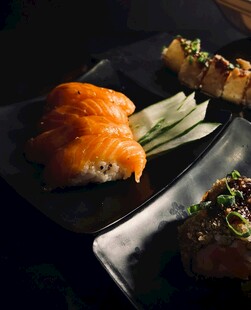 美味多样寿司拼盘