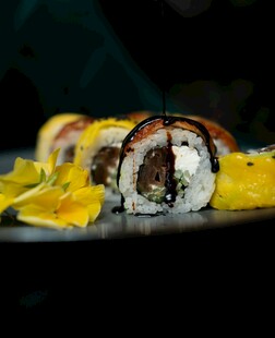 美味寿司拼盘展示