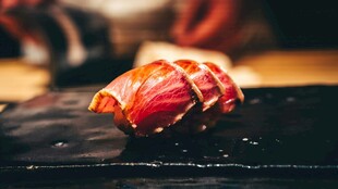 精致美味的金枪鱼刺身