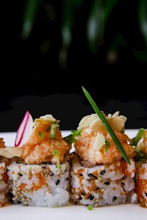 美味寿司拼盘展示