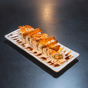 美味寿司卷摆盘精致