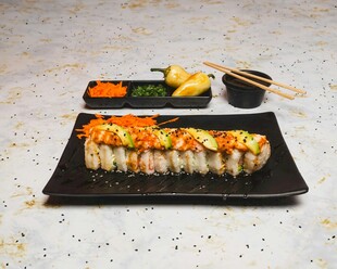 美味寿司拼盘展示