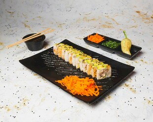 美味寿司拼盘展示