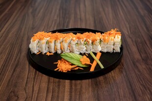 美味寿司卷摆盘精致