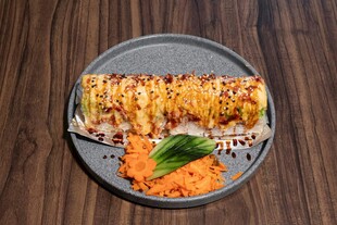 美味寿司配胡萝卜小菜