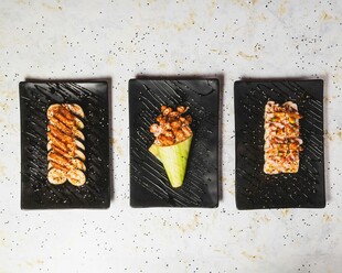 精致摆盘的多样美味料理