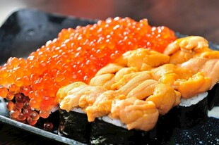 美味三文鱼籽寿司拼盘