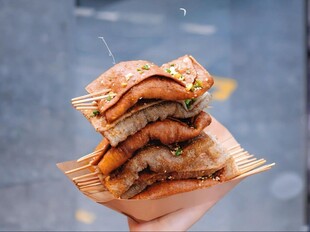 美味多层汉堡诱人呈现