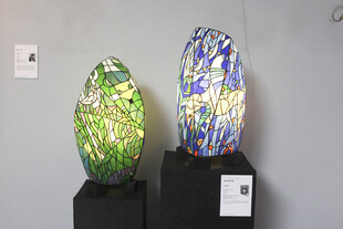 彩色玻璃雕塑艺术作品
