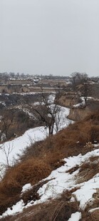 积雪沟壑