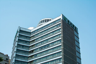 现代高层商务建筑外观