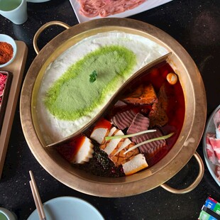 鸳鸯火锅食材丰富诱人