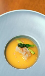 精致海鲜南瓜浓汤料理