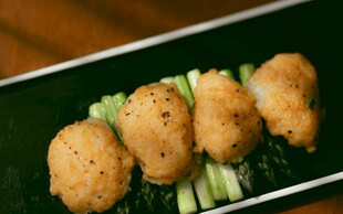 美味炸物配清新黄瓜