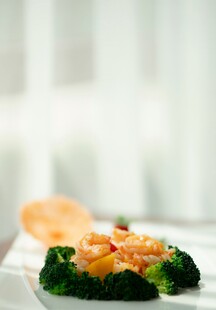 西兰花配虾仁美食特写