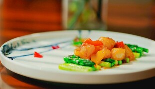 虾仁炒豌豆美食特写