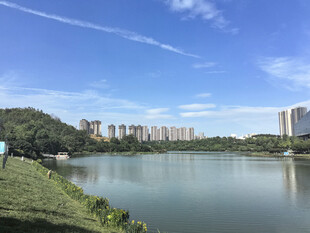 阅山湖