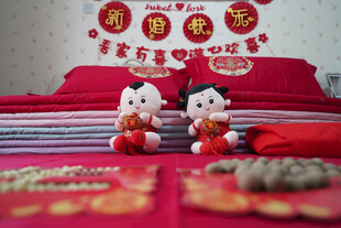 喜庆婚房布置 