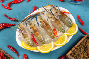 柠檬摆盘罗氏虾