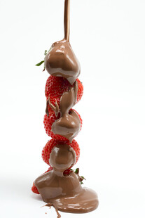 巧克力淋覆的草莓串
