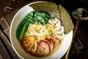 美味叉烧青菜面条套餐