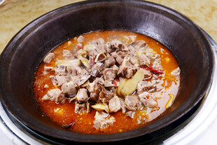 铁锅羊肉