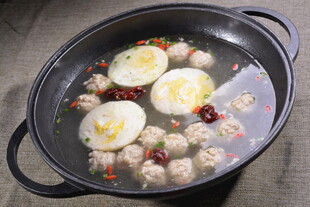  菌菇炖丸子