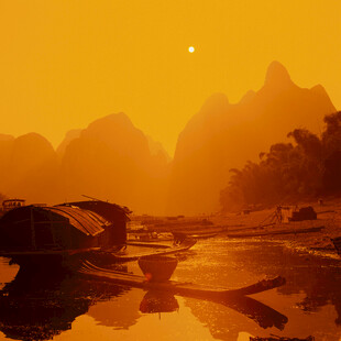 夕阳下的山水美景