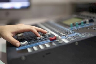 手操作音频混音控制台
