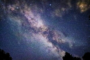 璀璨星空下的壮丽银河