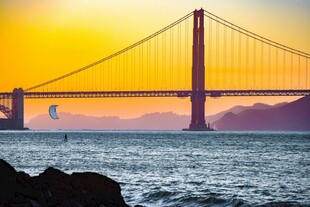 夕阳下的金门大桥美景