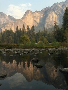 山间湖畔壮丽自然景观