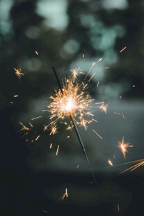 闪烁的绚烂烟花棒