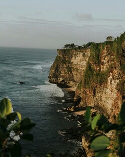 海边悬崖美景