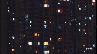 城市夜景中的万家灯火