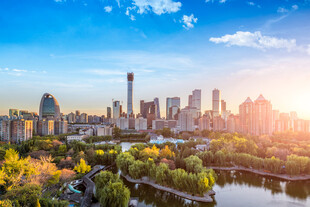 城市河畔美景