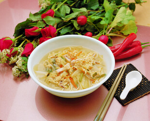 蔬菜鸡蛋面