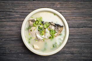 鲫鱼豆腐汤 