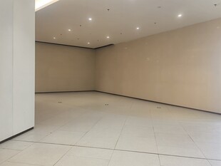 空旷室内空间展示