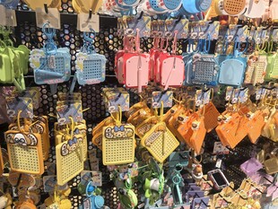 多彩钥匙扣挂件展示