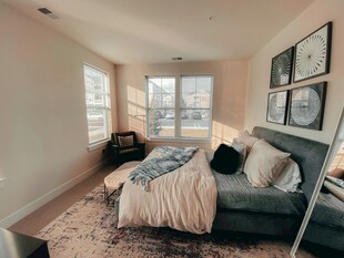 温馨舒适的现代风格卧室