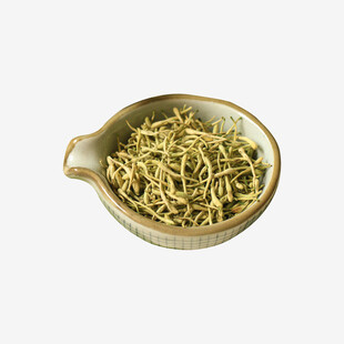 小碟盛放的金丝状茶叶