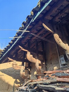 彝族建筑结构  斗拱