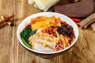 美味螺蛳粉诱人呈现