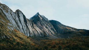 壮丽巍峨的高山景观