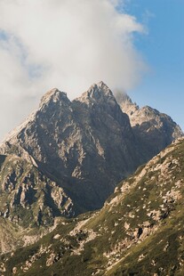 巍峨壮丽的高山景观