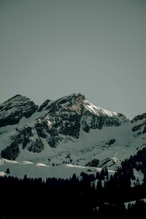 雪山远景