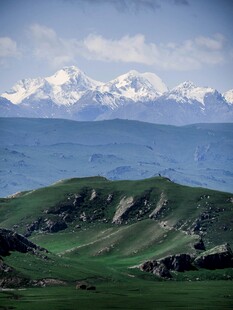 壮丽高山草原美景